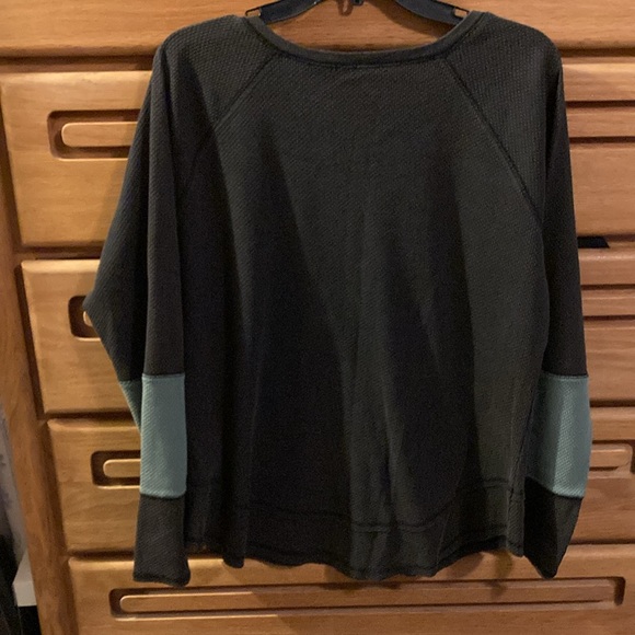 Harley Davidson long sleeve shirt - Picture 2 of 3